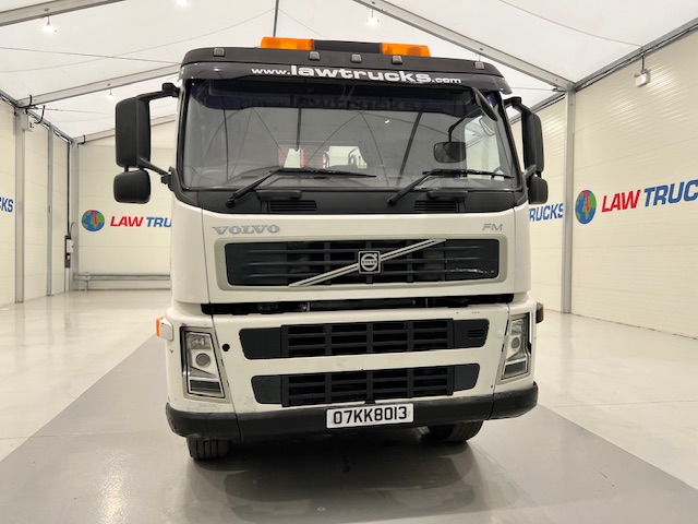 Volvo FM 400 8×4 Steel Tipper Grab Manual