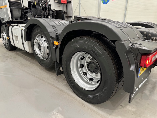 Volvo FH 500 6×2 Midlift Tractor Unit