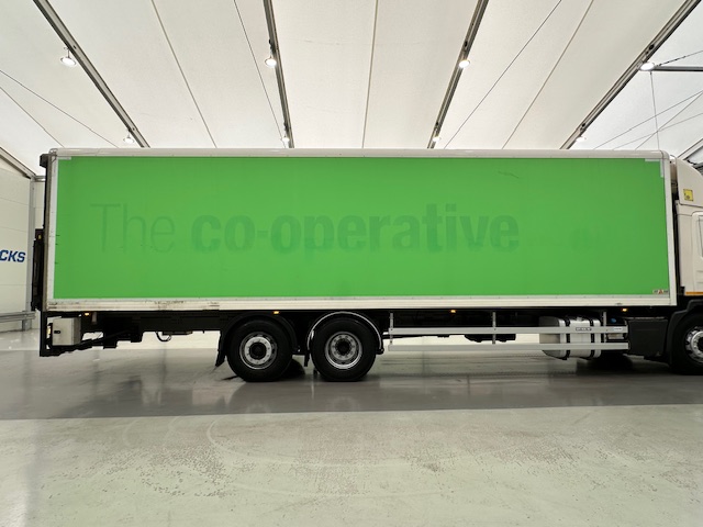 Scania P280 6×2 Rear Lift Day Cab Fridge Box