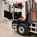 Iveco Stralis 310 Euro 6 6×2 Flatbed Brick Grab - thumbnail