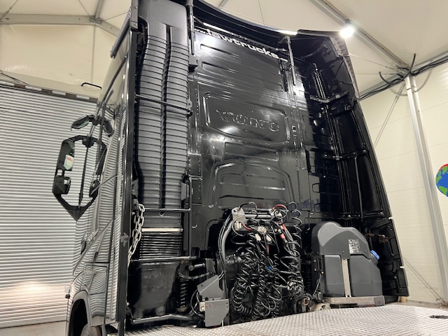 Volvo FH 500 6×2 Midlift Tractor Unit