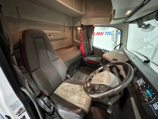 Volvo FH 500 6×2 Midlift Tractor Unit