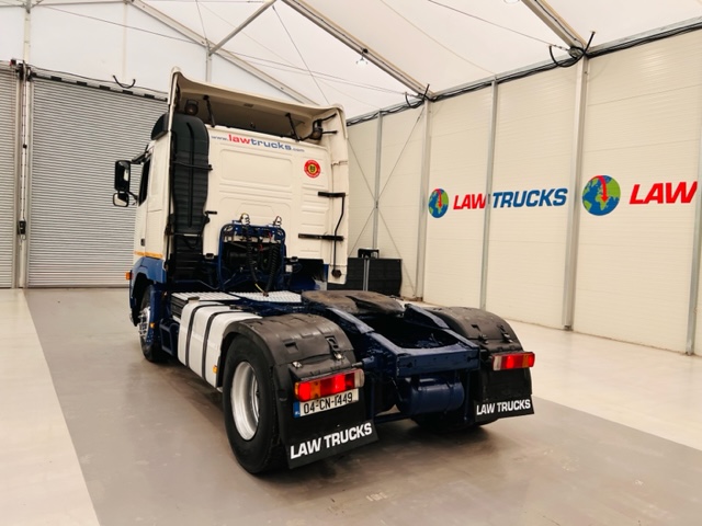 Volvo FH12 420 4×2 Sleeper Cab Tractor Unit