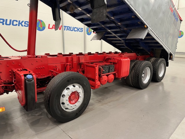 Volvo FM 380 8×4 Day Cab Tipper