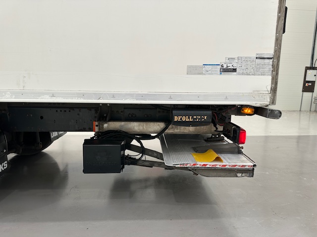 DAF CF 370 6×2 Sleeper Cab Fridge Box