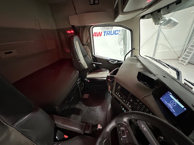 Volvo FH 500 6×2 Midlift Tractor Unit
