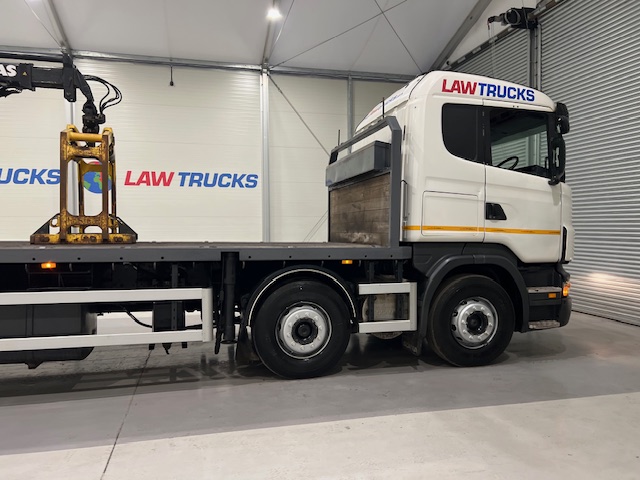 Scania R420 8×2 Rear Lift Brick Grab Drawbar