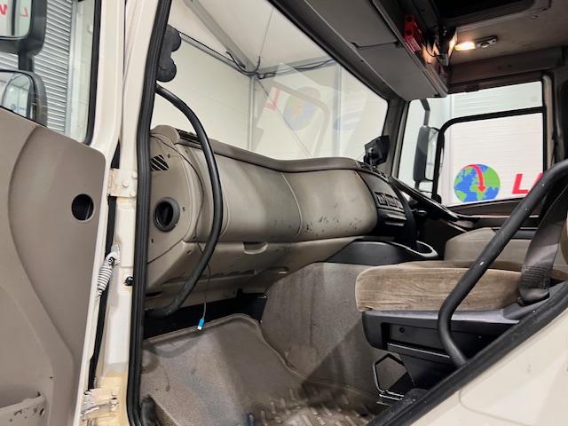 DAF CF85 360 8×4 Day Cab Steel Tipper Grab