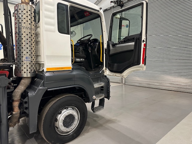 MAN TGS 35.360 8×4 Day Cab Steel Tipper Grab