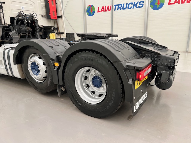 Volvo FH 500 6×2 Midlift Tractor Unit