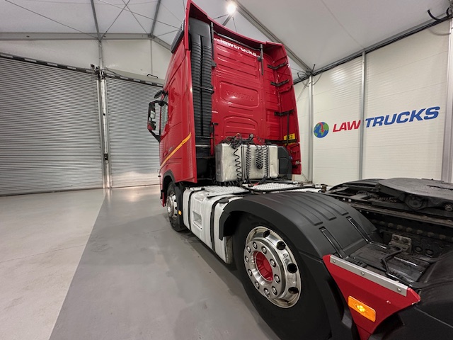 Volvo FH 500 6×2 Sleeper Cab Tractor Unit