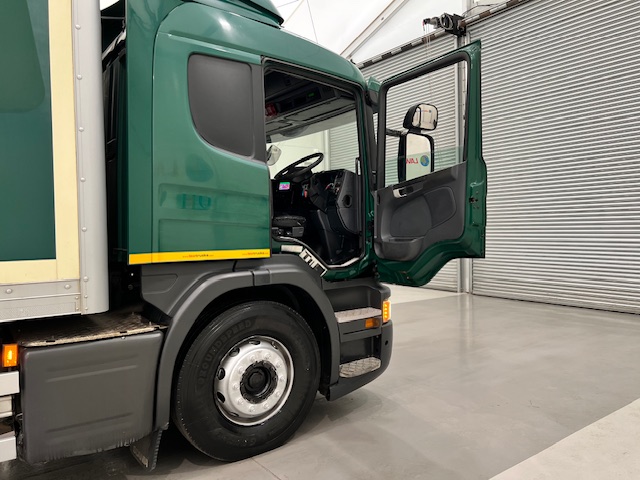 Scania P250 4×2 Sleeper Cab Box Van
