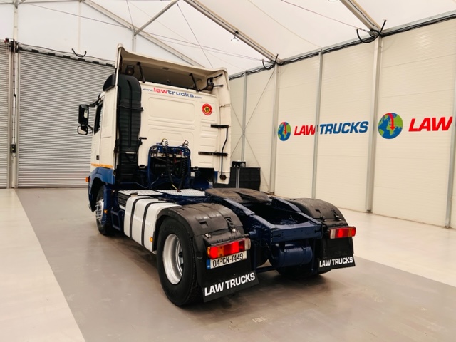 Volvo FH12 420 4×2 Sleeper Cab Tractor Unit