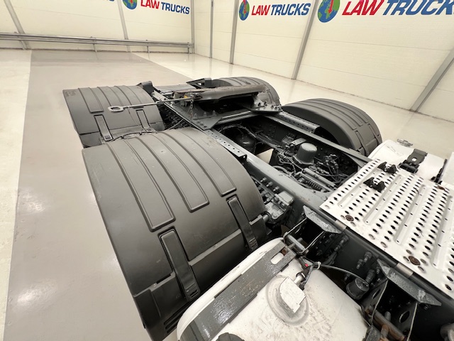 Volvo FH 460 6×2 Midlift Tractor Unit