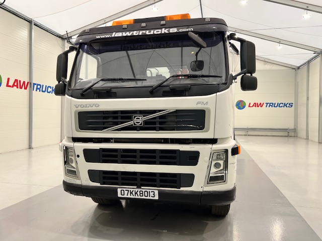Volvo FM 400 8×4 Steel Tipper Grab Manual