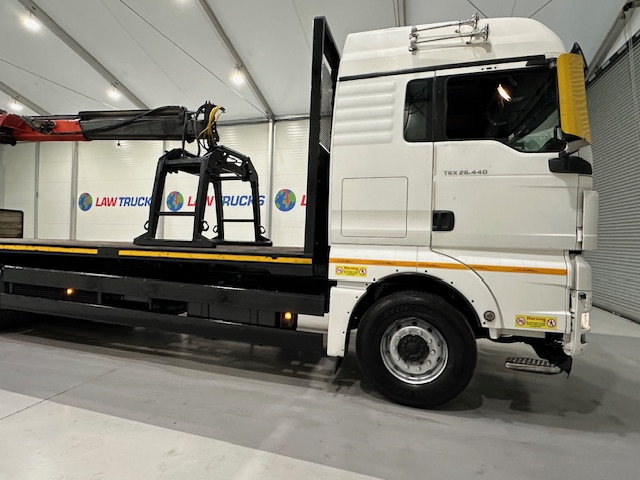 MAN TGX 26.440 6×2 Brick Grab Drawbar