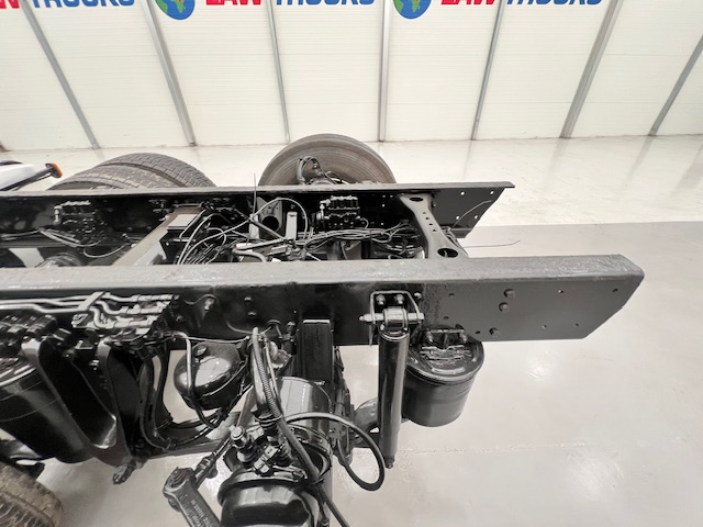 Scania G360 8×2 Sleeper Chassis Cab