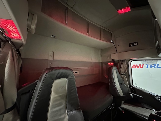 Volvo FH 500 6×2 Midlift Tractor Unit