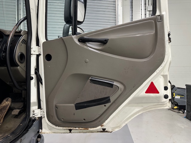 DAF CF75 310 6×4 Day Cab Steel Tipper Grab
