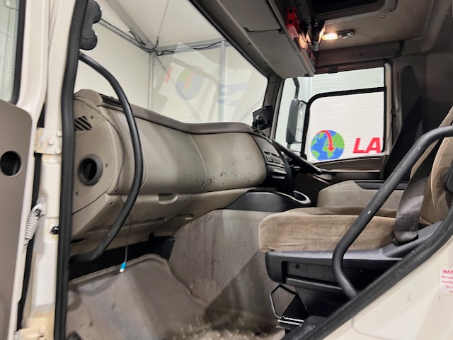 DAF CF85 360 8×4 Day Cab Steel Tipper Grab