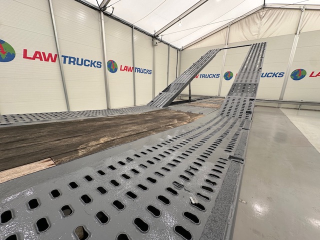 SDC Tri Axle Kicker Vehicle Carrier Lowloader