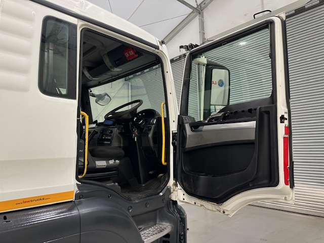 MAN TGS 35.360 8×4 Day Cab Steel Tipper Grab