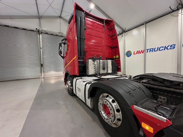 Volvo FH 500 6×2 Sleeper Cab Tractor Unit