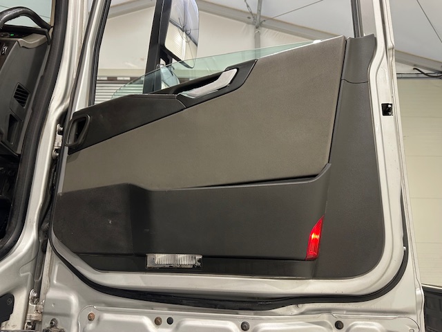 Volvo FH 500 6×2 Midlift Tractor Unit PTO