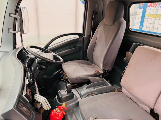 Isuzu N75 190 Day Cab Dropside
