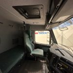 Volvo FH12 420 4×2 Caravan Transporter - thumbnail