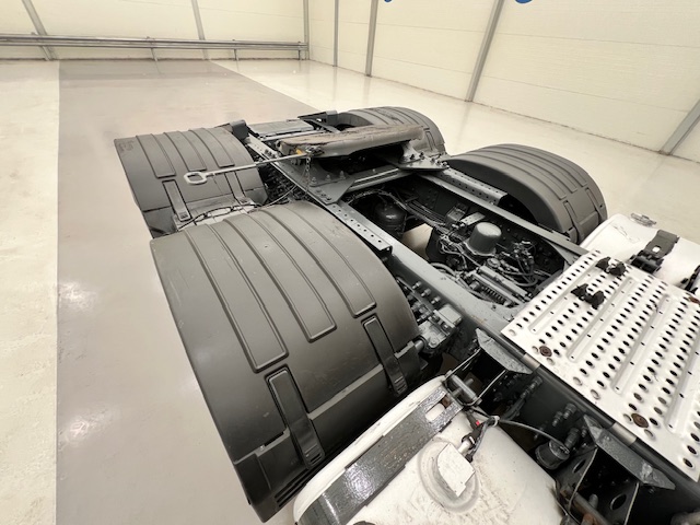 Volvo FH 460 6×2 Midlift Tractor Unit
