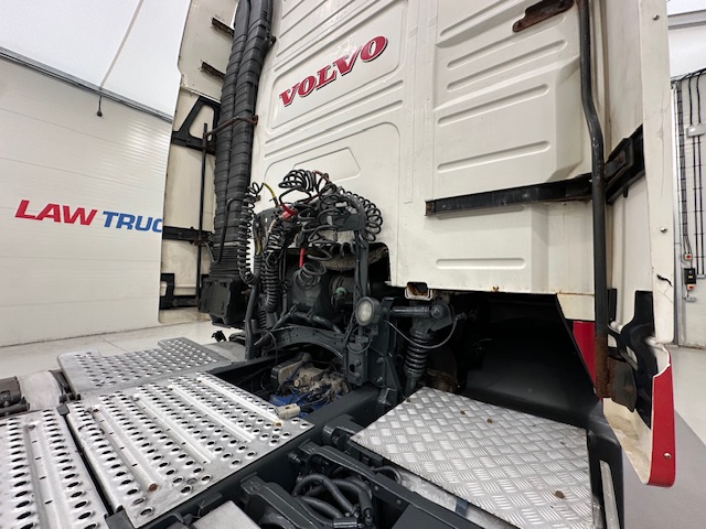 Volvo FH 520 6×2 Sleeper Cab Tractor Unit Manual