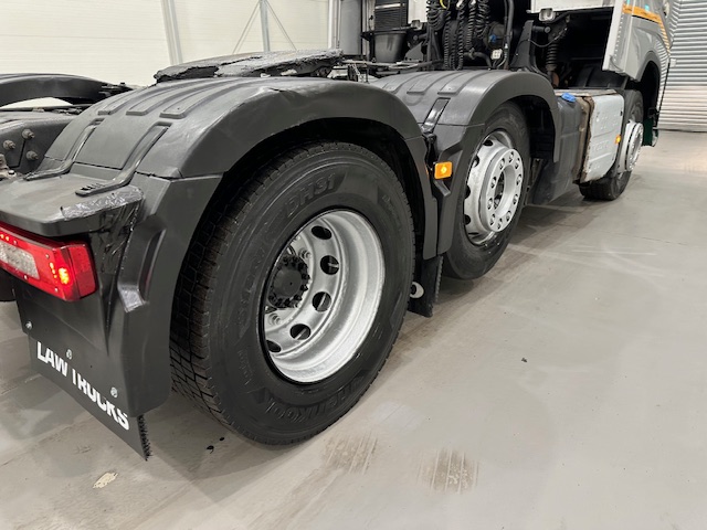 Volvo FH 500 6×2 Midlift Tractor Unit