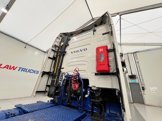 Volvo FH 500 6×2 Midlift Tractor Unit