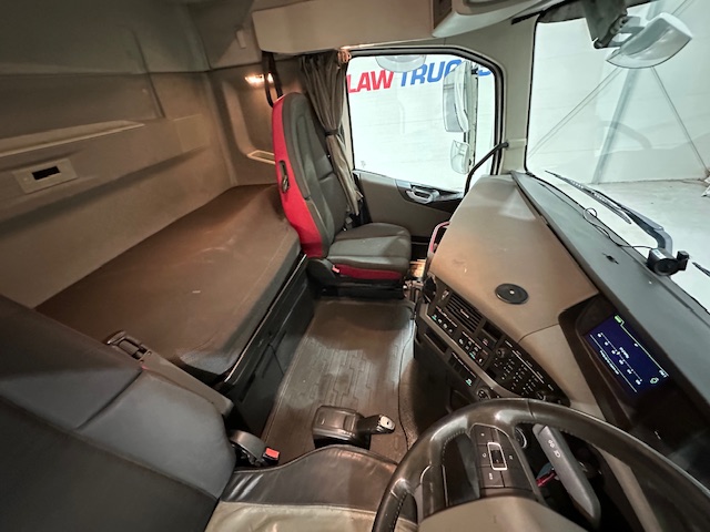 Volvo FH 500 6×2 Midlift Tractor Unit