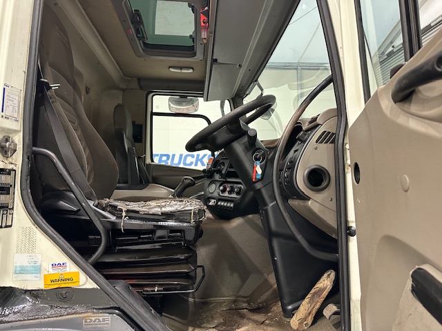 DAF CF75 310 6×4 Day Cab Steel Tipper Grab