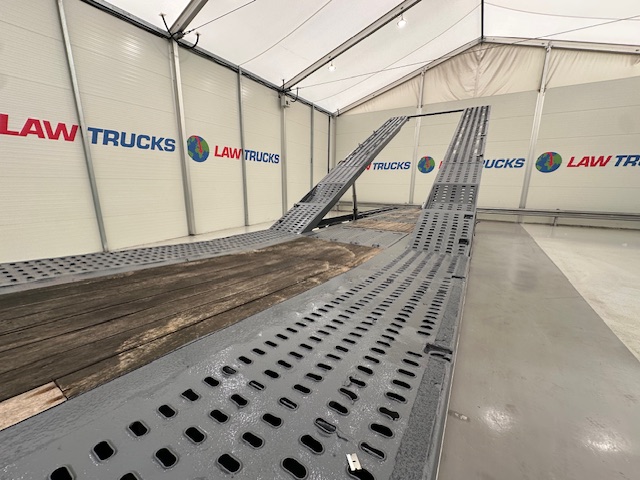 SDC Tri Axle Kicker Vehicle Carrier Lowloader