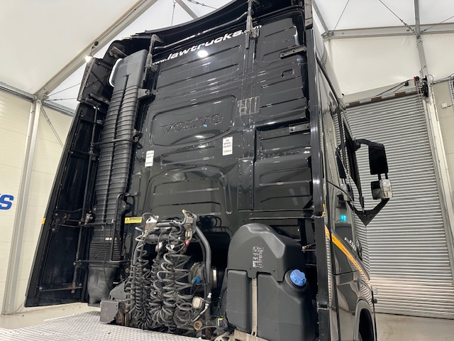 Volvo FH 500 6×2 Midlift Tractor Unit