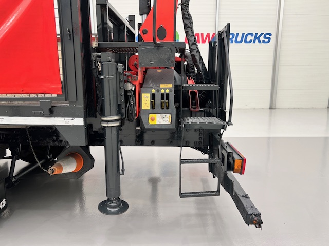 Iveco Stralis 310 6×2 Dropside Brick Grab