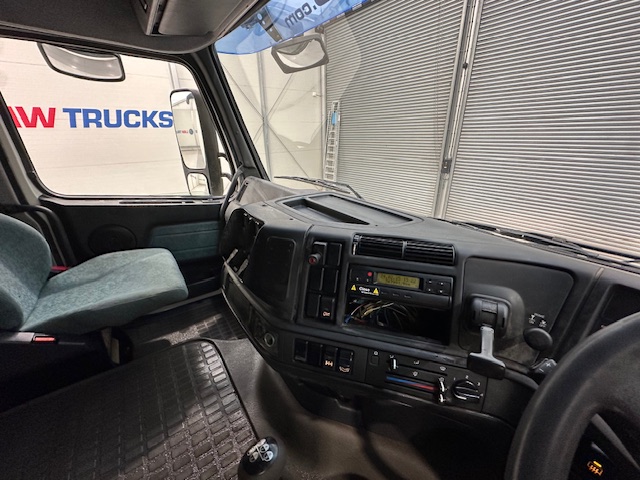 Volvo FH12 420 4×2 Caravan Transporter