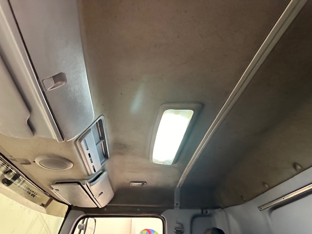 Hino 700 3241 8×4 Sleeper Cab Steel Tipper Grab