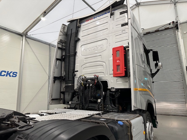Volvo FH 500 6×2 Midlift Tractor Unit