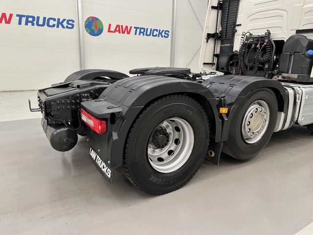Volvo FH 500 6×2 Globetrotter XL Midlift Tractor Unit