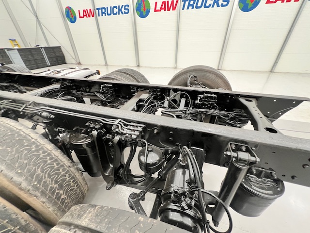 Scania G360 8×2 Sleeper Chassis Cab