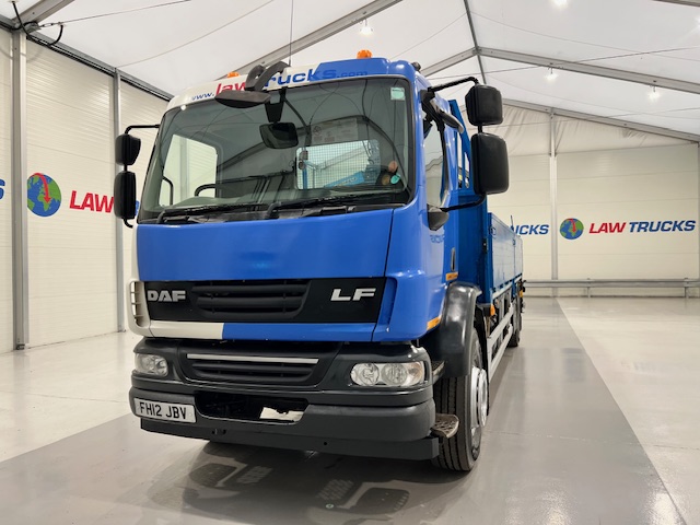 DAF LF55 220 Day Cab Dropside Brick Grab