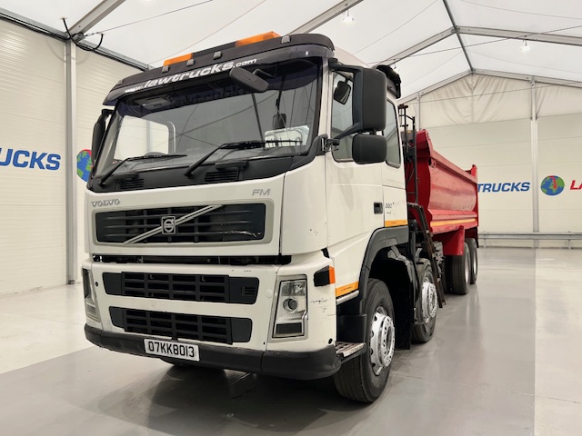 Volvo FM 400 8×4 Steel Tipper Grab Manual