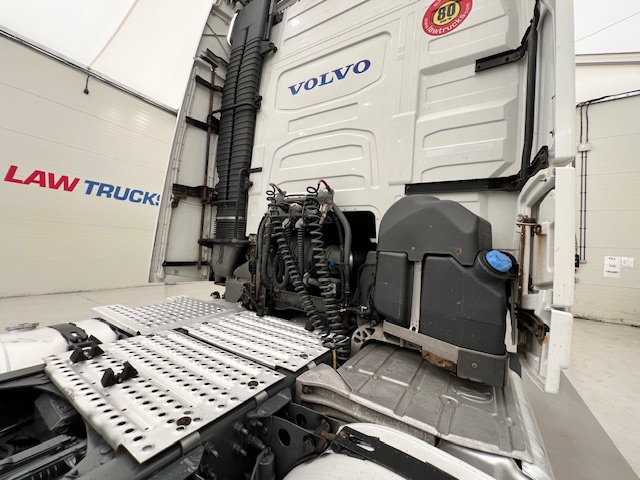 Volvo FH 460 6×2 Midlift Tractor Unit