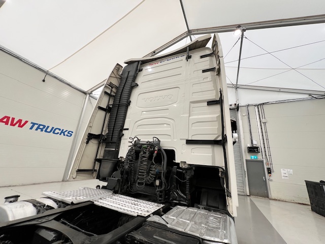 Volvo FH 500 6×2 Midlift Tractor Unit