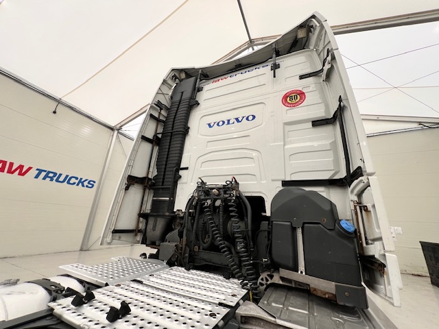 Volvo FH 460 6×2 Midlift Tractor Unit