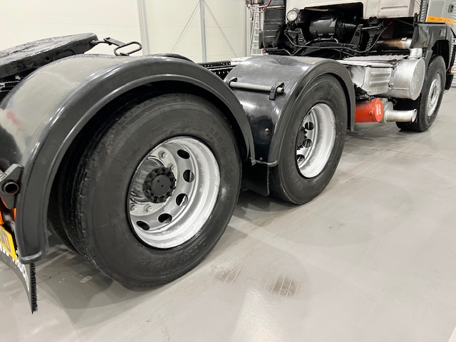 Volvo FH12 420 6×4 Double Drive Tractor Unit